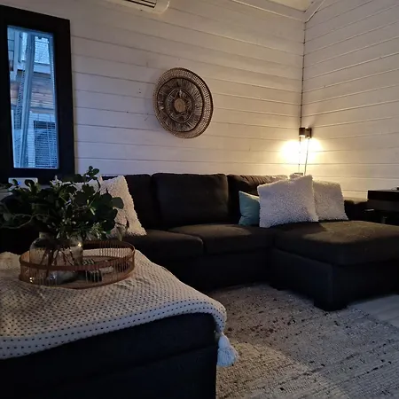 Laiskajaakko Βίλα *